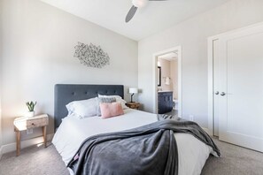 2 bedrooms, iron/ironing board, travel cot, free WiFi