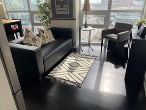 Living area - Mississauga - Square one Condo (Mississauga)