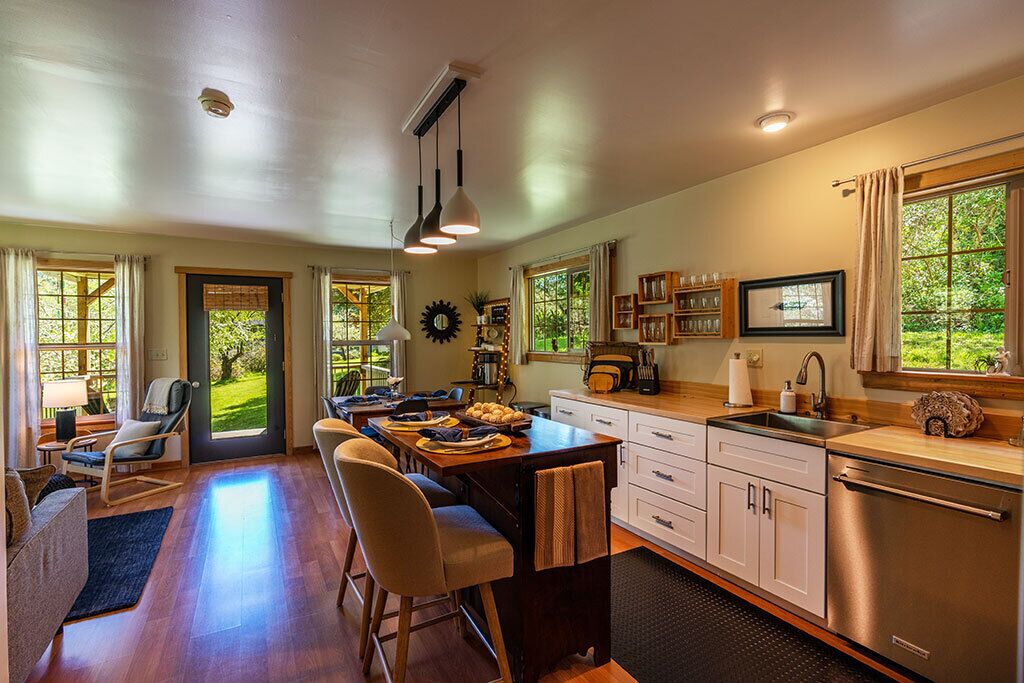 River Way Cottage - New & Fabulous! Super value!