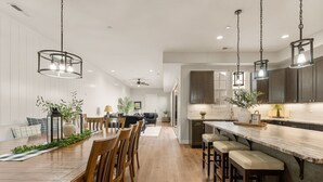 Townhouse, 4 soverom | Spiseområde