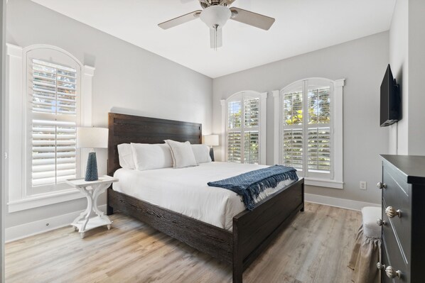 3 chambres, fer et planche à repasser, Wi-Fi, draps fournis