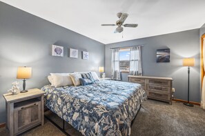 2 chambres, fer et planche à repasser, Wi-Fi, draps fournis