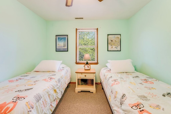3 habitaciones, tabla de planchar con plancha, wifi y ropa de cama