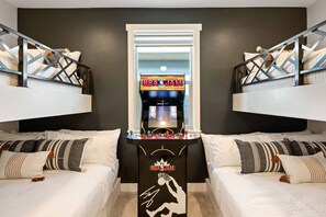 6 bedrooms, desk, laptop workspace, iron/ironing board - North Shore At Desert Color 6 Bedroom Townhouse (St. George)