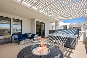 Townhome, 5 Bedrooms | Property grounds