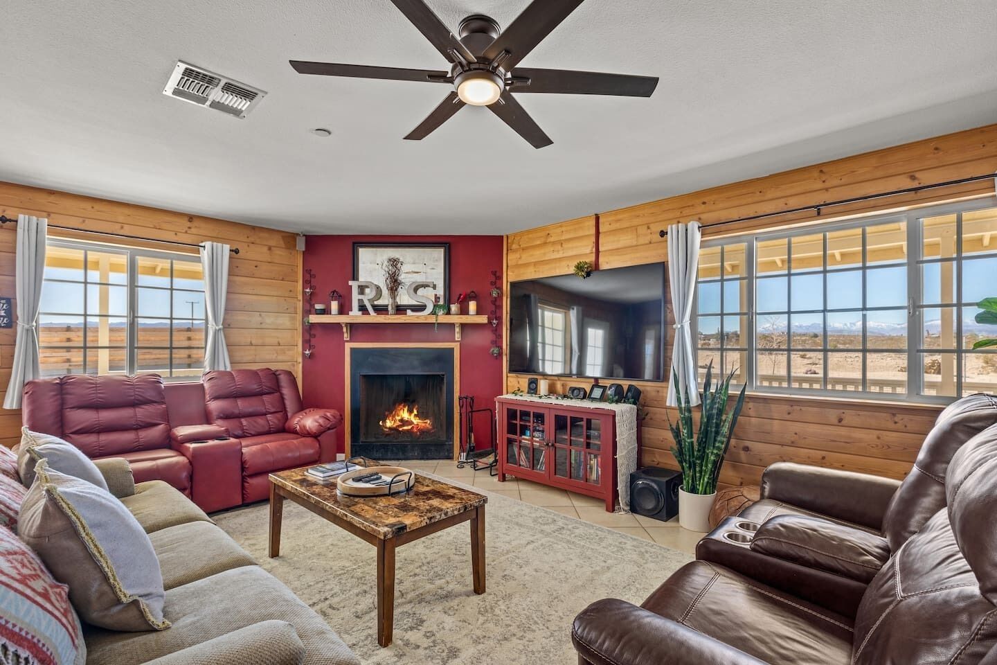 The Ranger Station - Fun Filled Outdoor Oasis!