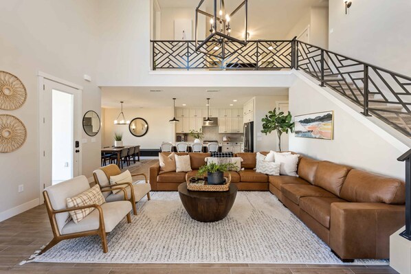 House, 6 Bedrooms | Living area | Smart TV, streaming services