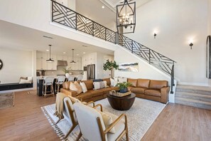 House, 6 Bedrooms | Living area | Smart TV, streaming services - Forever No Bad Days 6 Bedroom Townhouse (St. George)