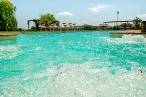 Piscina externa sazonal