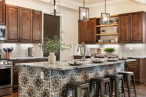 House, 5 Bedrooms | Private kitchen | Fridge, oven, coffee/tea maker, toaster - Palazzo #f11 5 Bedroom Home (Hurricane)