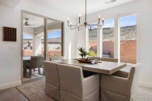 House, 5 Bedrooms | Dining - Hygge House 5 Bedroom Home (Washington)