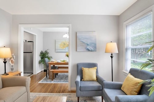 Central Midtown Cottage