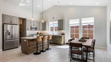 House, 2 Bedrooms | Private kitchen | Fridge, oven, coffee/tea maker, toaster