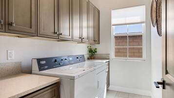 House, 2 Bedrooms | Interior