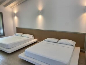 7 Schlafzimmer