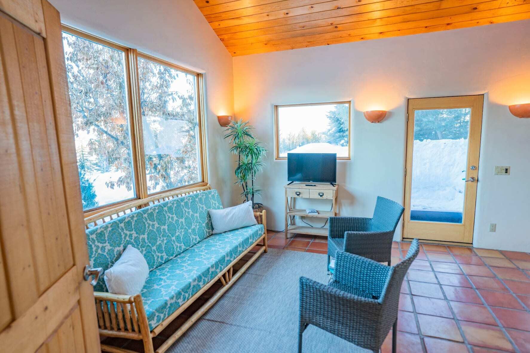 Hilltop Apartment at Windbreak