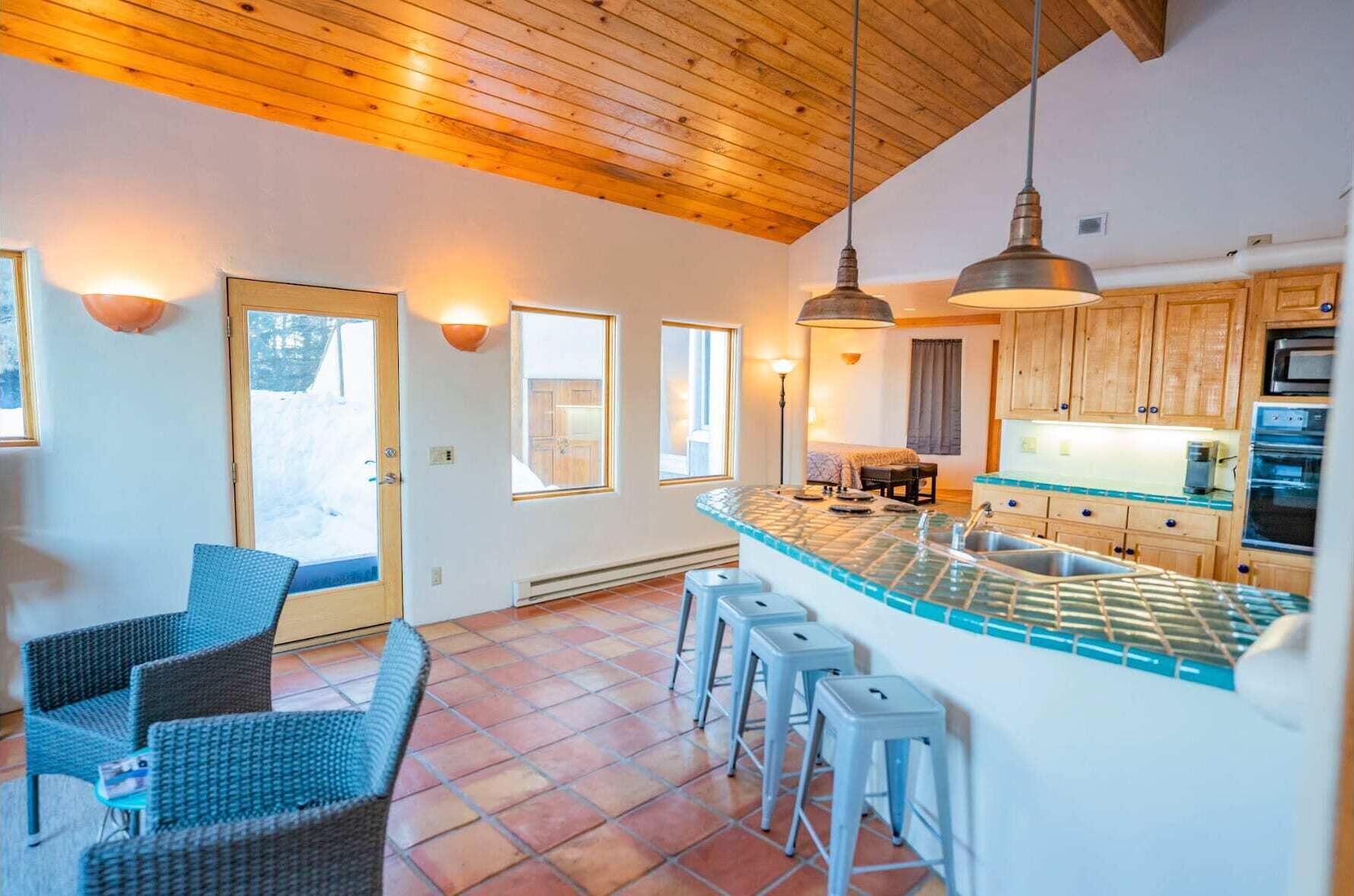 Hilltop Apartment at Windbreak