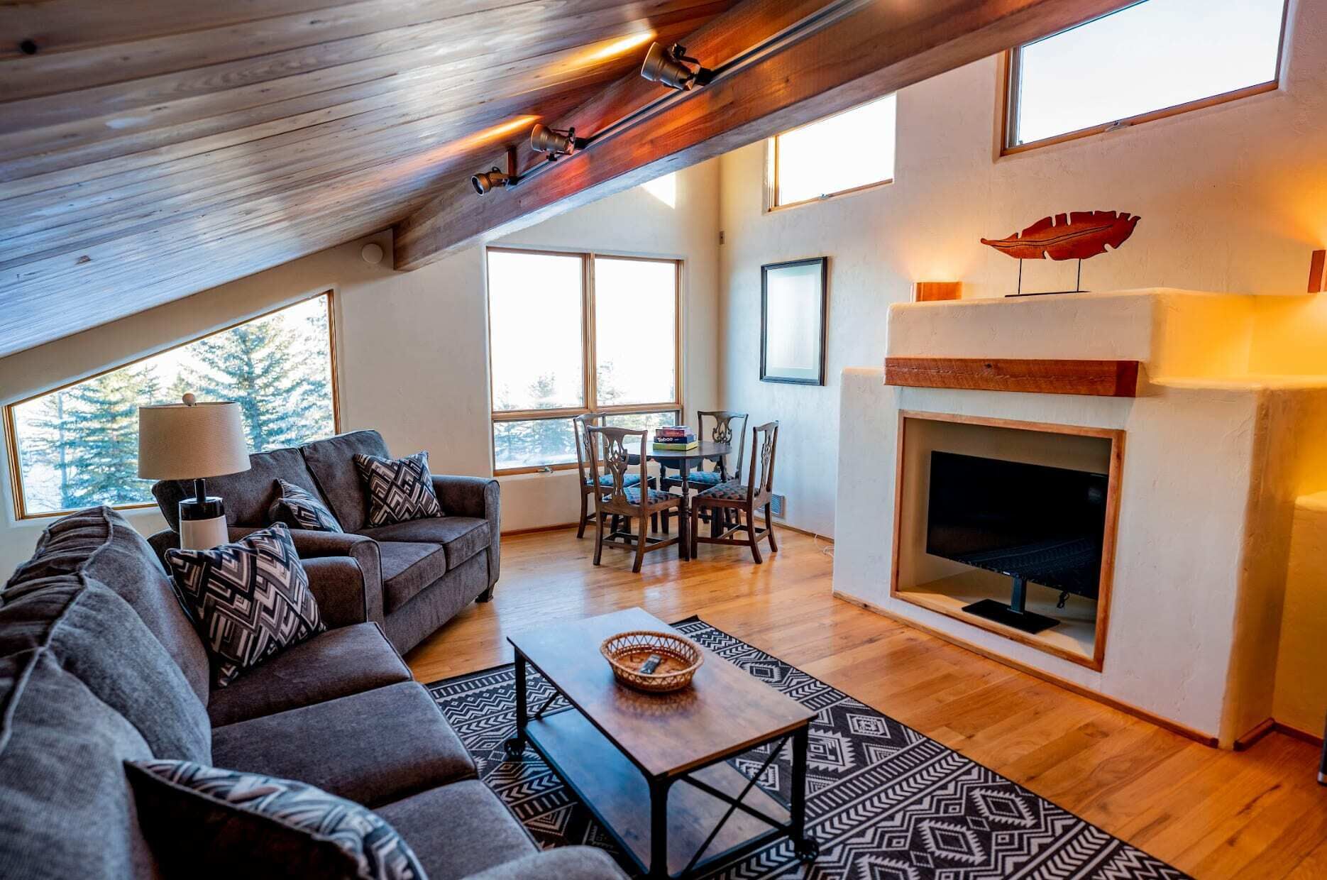 Hilltop Lodge at Windbreak