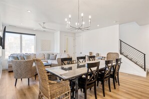 Maison, 5 chambres | Restauration