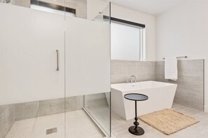 Bathroom - 1 Chill Casa 5 Bedroom Home (St. George)