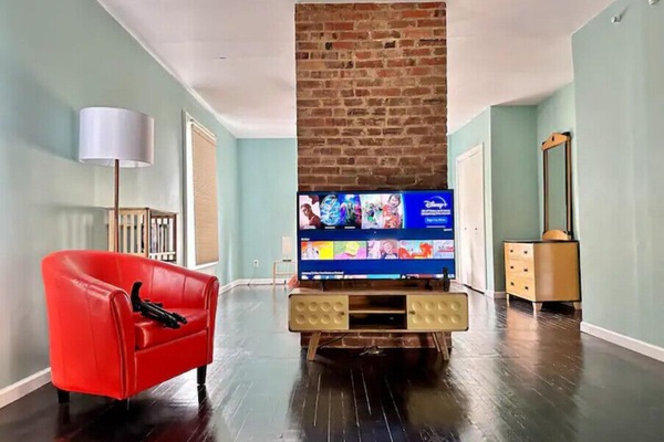 Smart-tv en een open haard