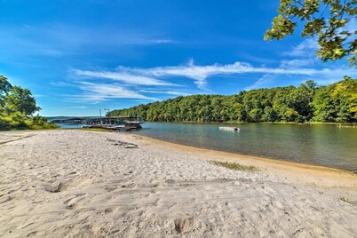 Lynnhurst Resort-Private cabin on Kentucky Lake with Hot Tub