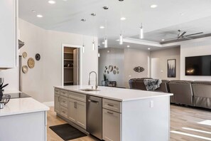 Ferienhaus, 6 Schlafzimmer | Eigene Küche | Kühlschrank, Ofen, Wasserkocher mit Kaffee-/Teezubehör, Toaster