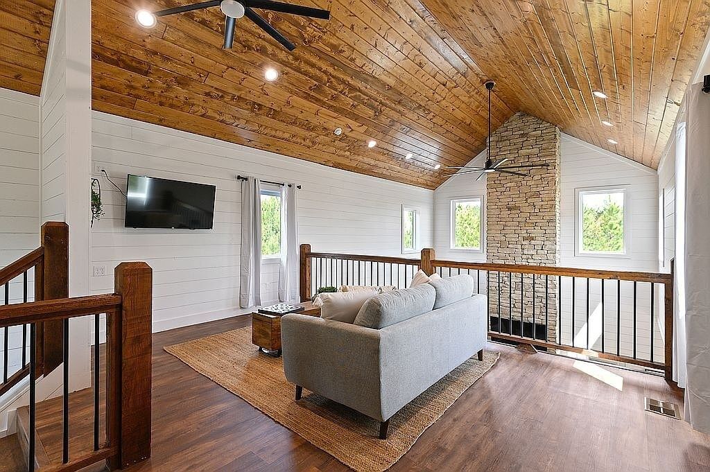 Cabin Of The Pines 2 Bedroom Cabin by Redawning