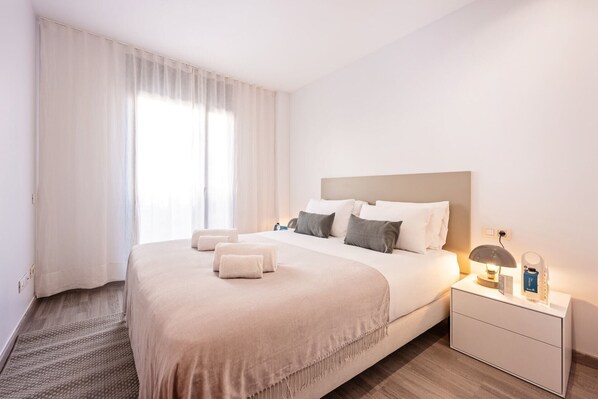 2 bedrooms, iron/ironing board, free WiFi, bed sheets