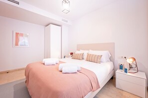 3 habitaciones, tabla de planchar con plancha y wifi gratis 