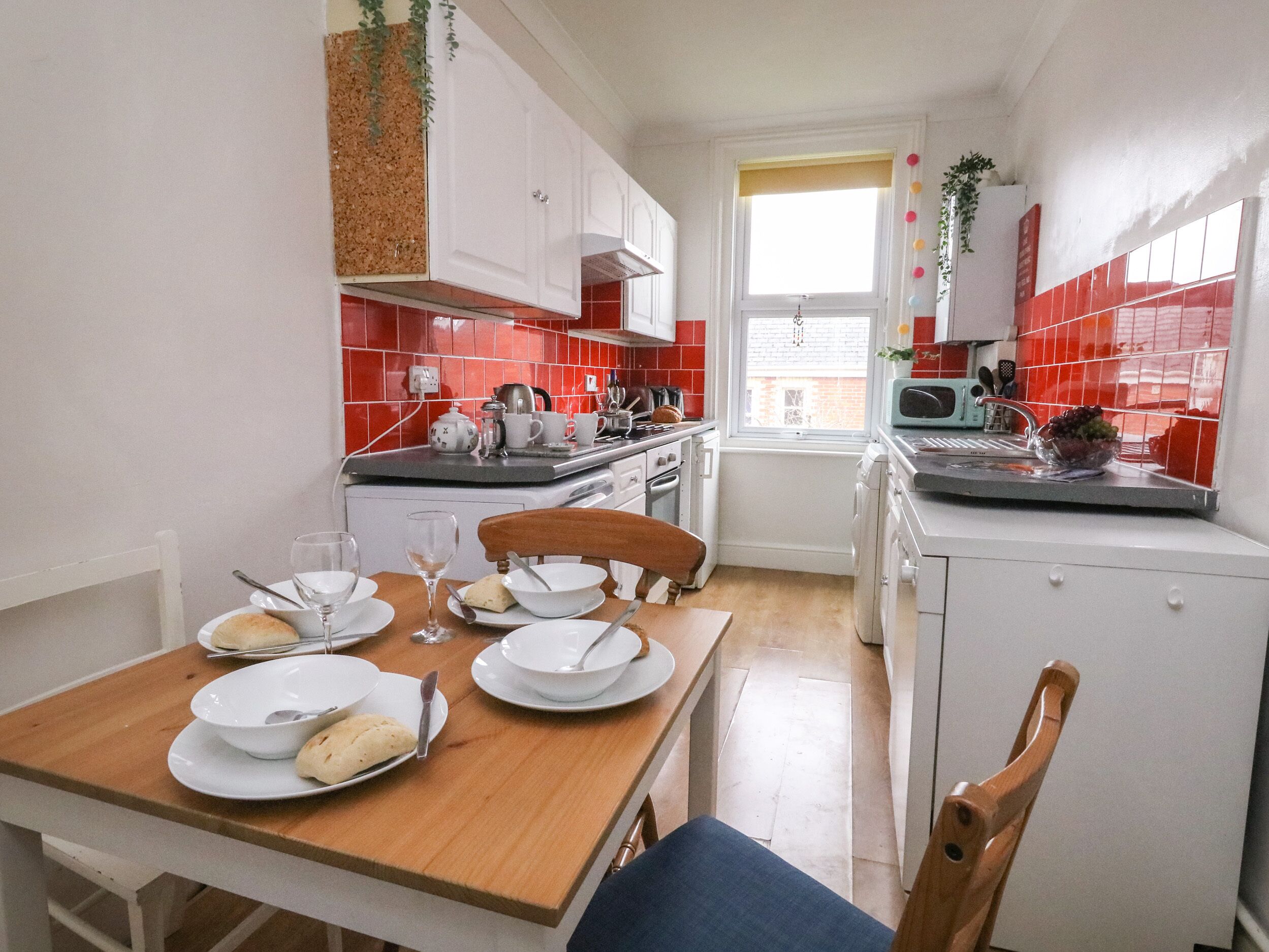 VICTORIA COURT, pet friendly, character holiday cottage in Weymouth