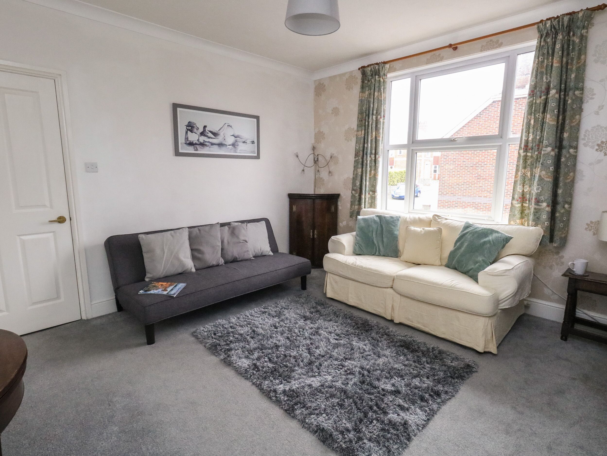 VICTORIA COURT, pet friendly, character holiday cottage in Weymouth