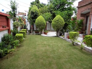 Property grounds - Col Sharma's Homestay A/C Room-1 (Agra)