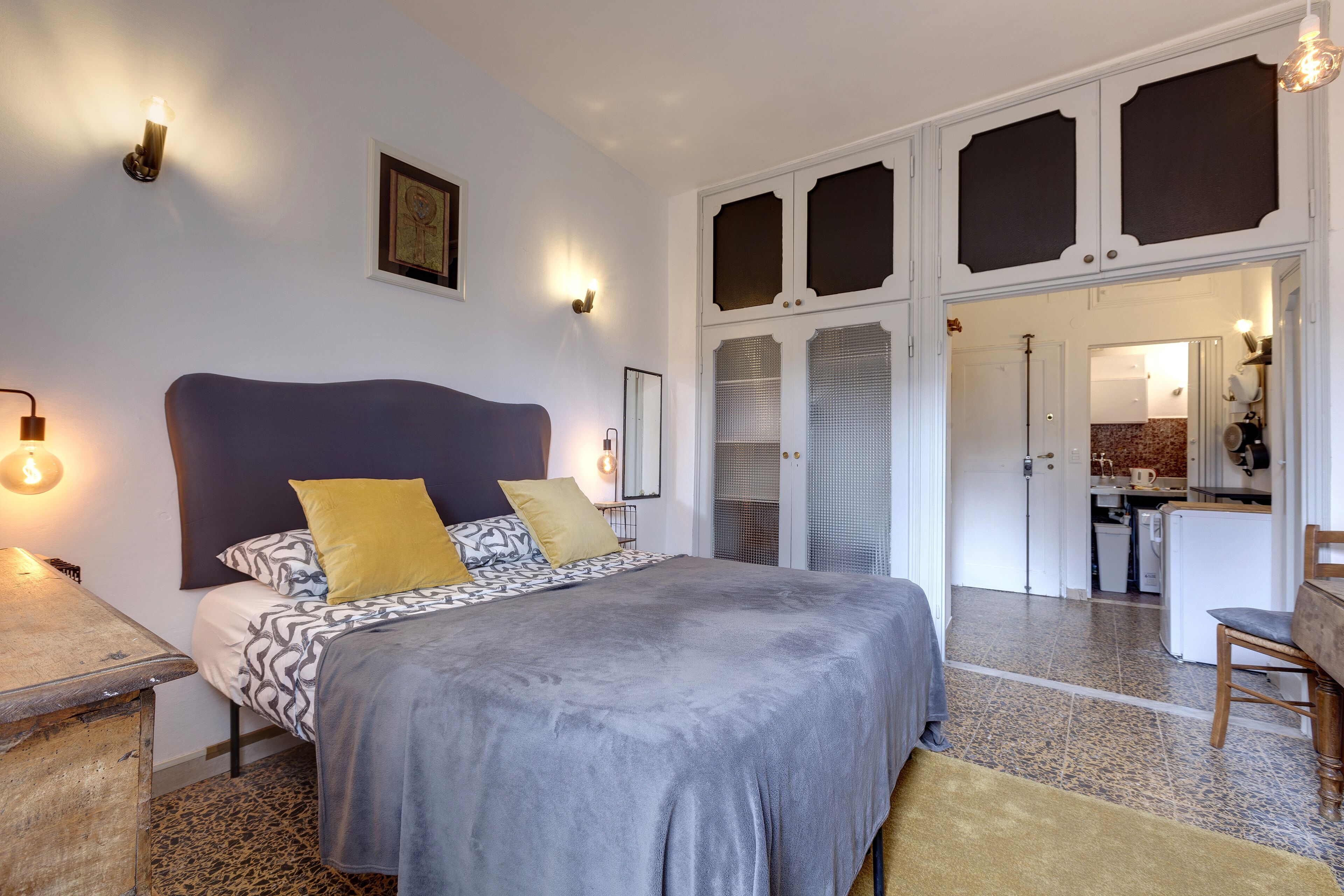 Studio Suite Near the Old Bridge