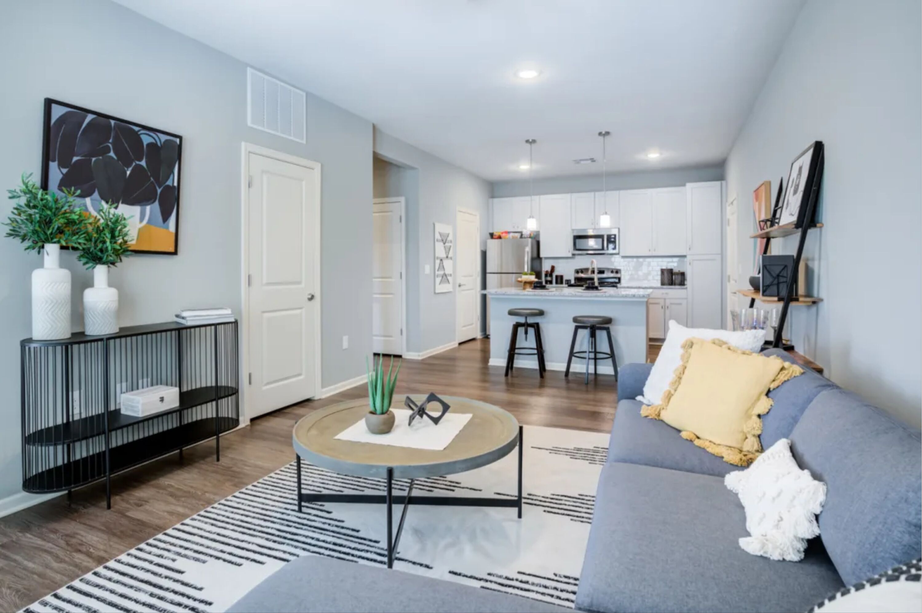 Barsala - Spacious 2BD w/ Fitness room, Yoga, Pool