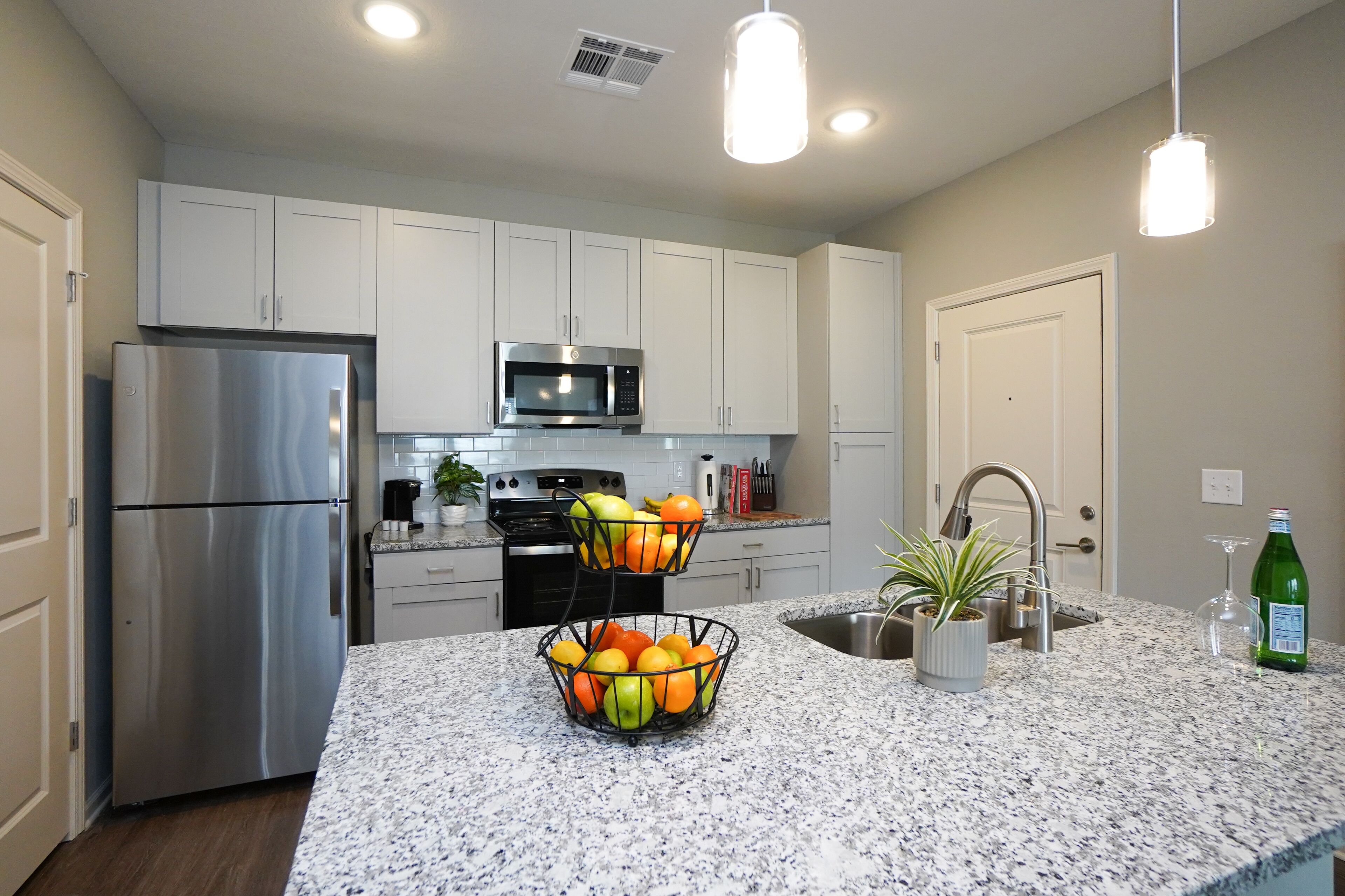 Barsala - Stunning 3BD; sparkling pool and gym