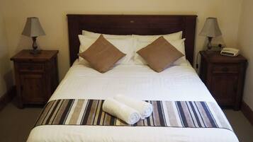 2 bedrooms, iron/ironing board, travel cot, WiFi