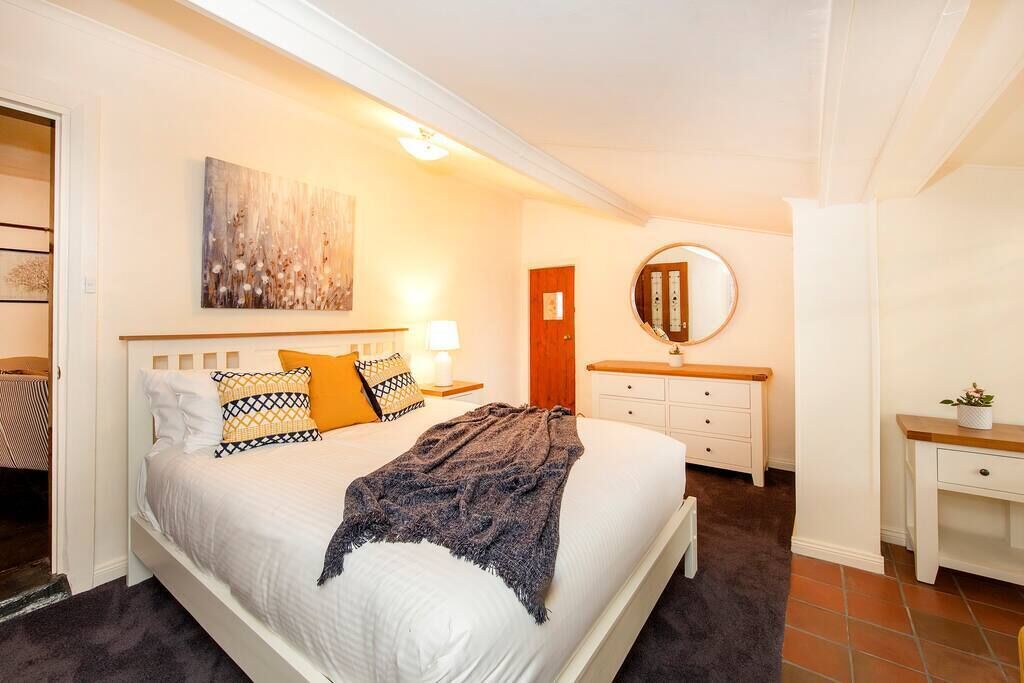 Willunga Cottage- Sleeps 6, Pool