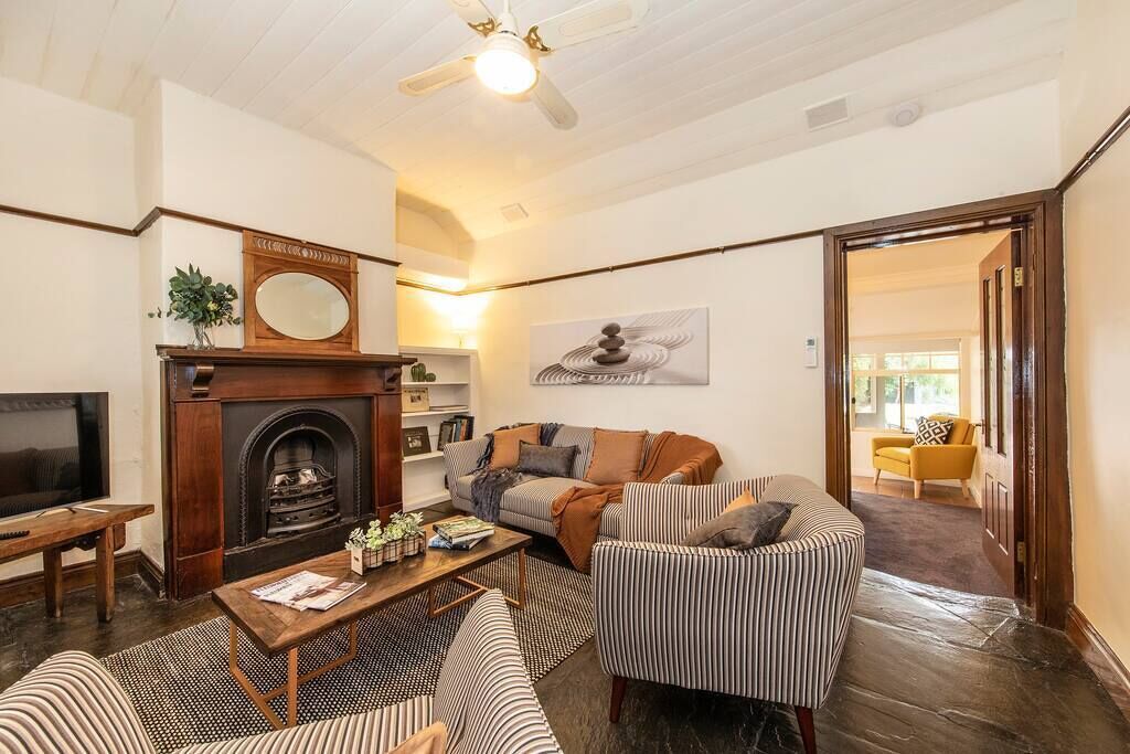 Willunga Cottage- Sleeps 6, Pool