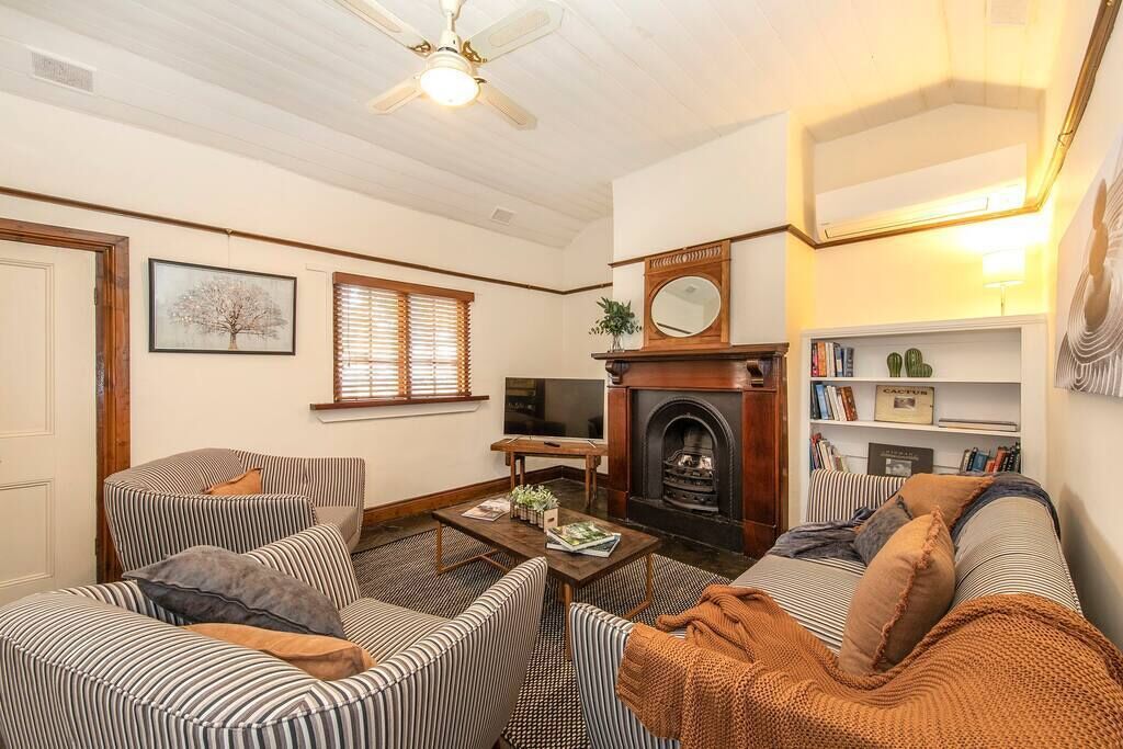 Willunga Cottage- Sleeps 6, Pool