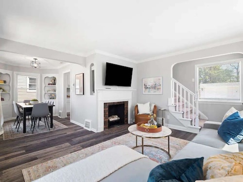 Home Away From Home - Beautiful Yard