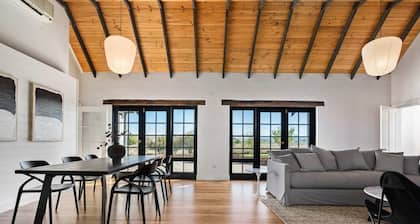 Old Alloway House - Sleeps 11 - Farm Stay