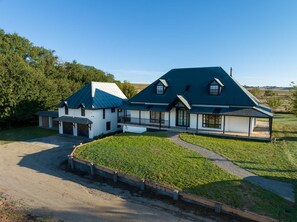 Exterior - 'Old Alloway'- 7 Bedrooms/ Sleeps 17 -9mins to CBD (Eglinton)