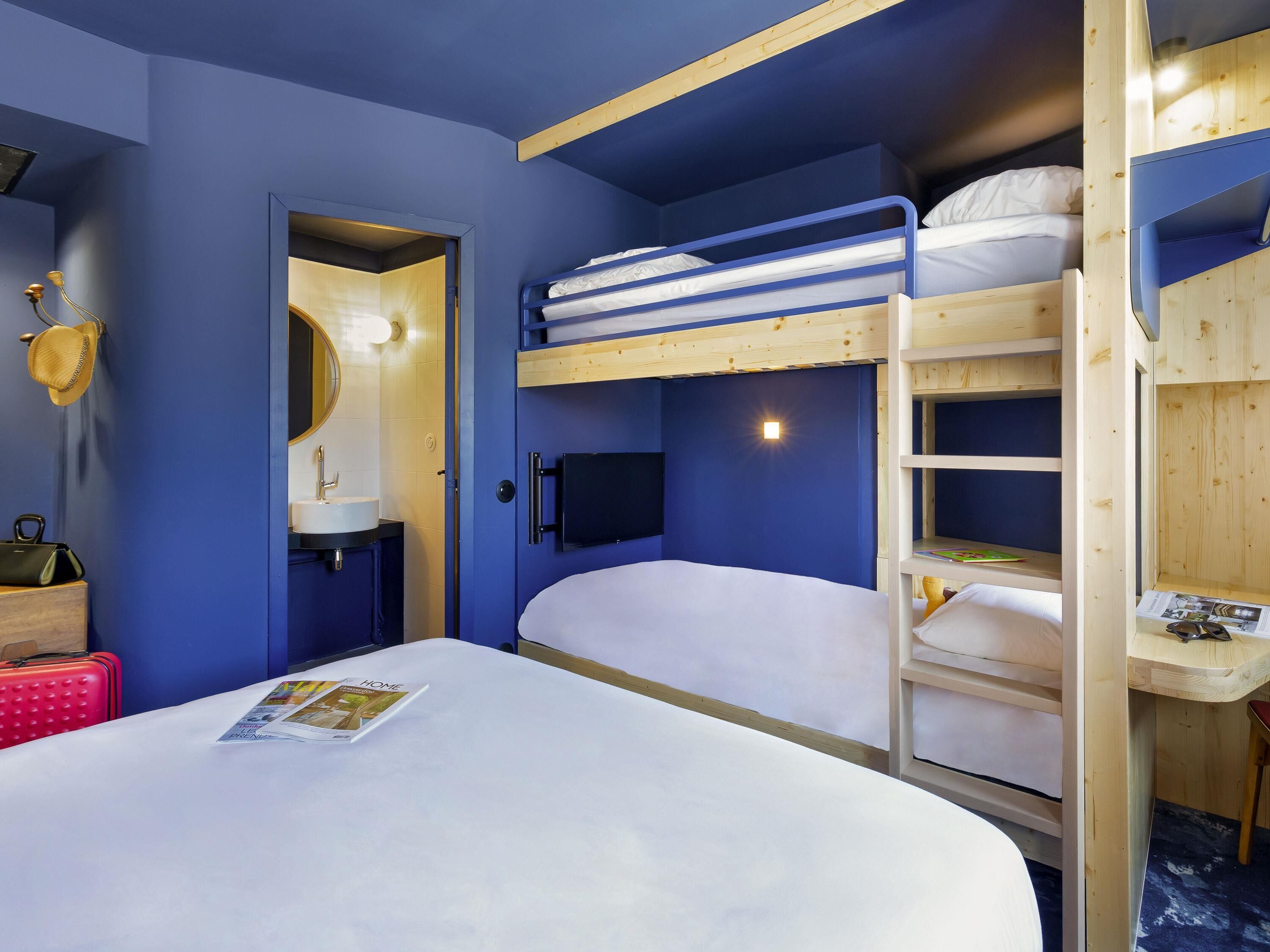 Perhehuone (Pop. 4 people) | Kannettavalle tietokoneelle sopiva työtila, äänieristys