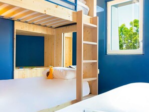 笔记本电脑工作区、隔音、熨斗/熨板、免费 WiFi