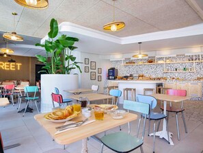 Breakfast for a fee - ibis Styles Salon de Provence (Salon-de-Provence)