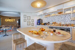 Daily buffet breakfast (EUR 13.90 per person)