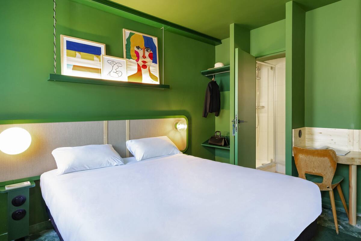 Standard Room, 1 Double Bed | Premium bedding, laptop workspace, soundproofing