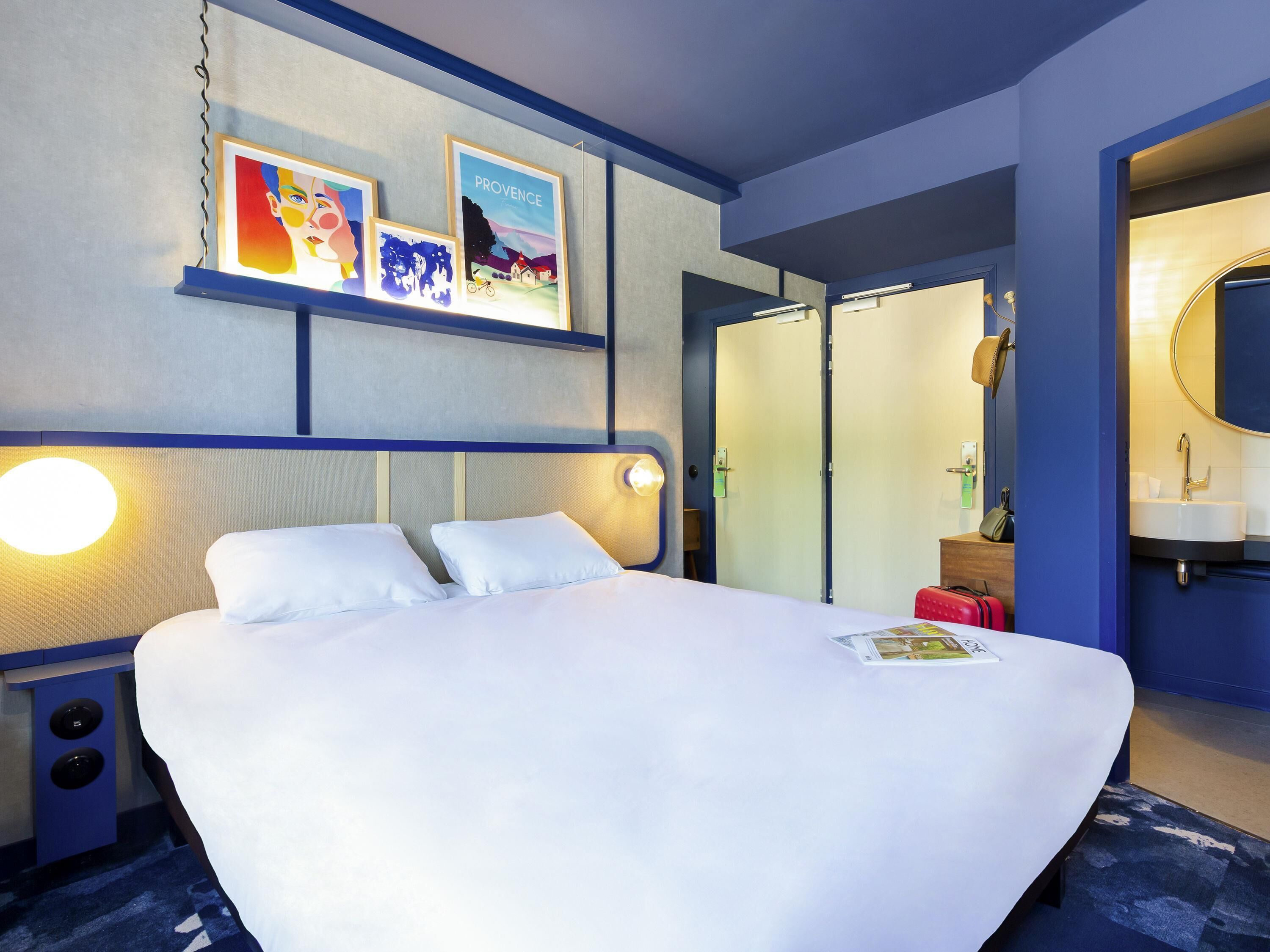 Habitación básica doble, 1 cama matrimonial (POP Room) | Ropa de cama de alta calidad y espacio para trabajar con laptop 