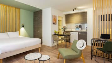 Studio, Multiple Beds | Pillowtop beds, desk, laptop workspace, soundproofing